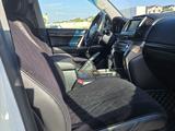 Toyota Land Cruiser 2011 года за 18 500 000 тг. в Актау – фото 2
