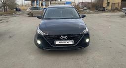 Hyundai Solaris 2022 года за 8 000 000 тг. в Семей – фото 2