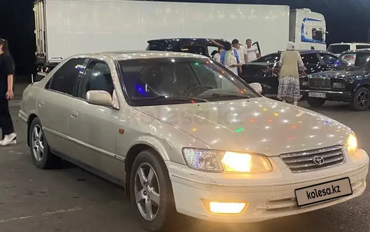 Toyota Camry 1998 годаfor3 100 000 тг. в Шымкент