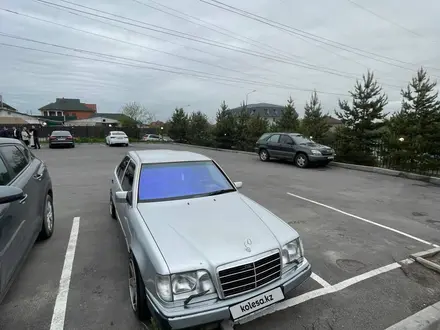 Mercedes-Benz E 420 1993 года за 4 300 000 тг. в Алматы – фото 12