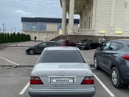 Mercedes-Benz E 420 1993 года за 4 300 000 тг. в Алматы – фото 3