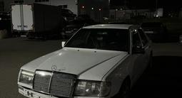Mercedes-Benz E 230 1987 года за 900 000 тг. в Астана – фото 3
