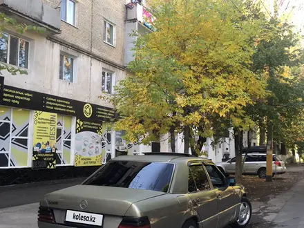 Mercedes-Benz E 230 1992 года за 1 250 000 тг. в Тараз – фото 10