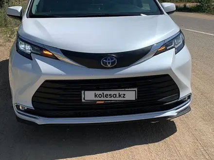 Toyota Sienna 2021 года за 21 000 000 тг. в Астана