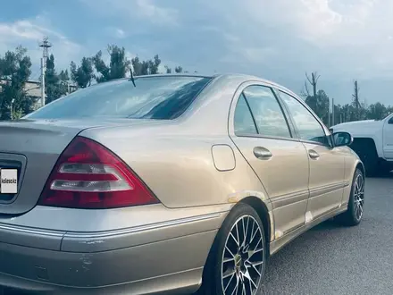 Mercedes-Benz C 180 2002 года за 3 150 000 тг. в Алматы – фото 15