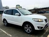 Hyundai Santa Fe 2011 года за 6 950 000 тг. в Атырау – фото 2