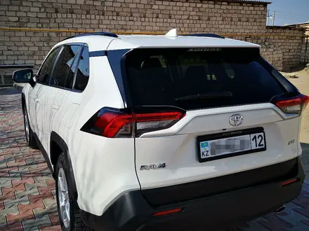 Toyota RAV4 2020 года за 15 500 000 тг. в Жанаозен – фото 4