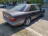 Mercedes-Benz E 200 1994 годаүшін1 800 000 тг. в Экибастуз – фото 2