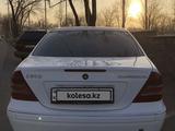 Mercedes-Benz C 200 2001 годаүшін3 000 000 тг. в Алматы – фото 2
