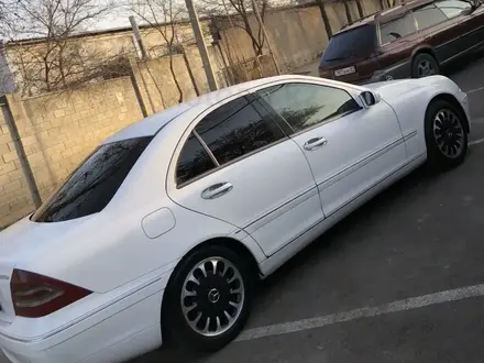 Mercedes-Benz C 200 2001 года за 3 000 000 тг. в Алматы – фото 3