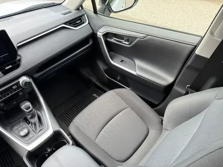 Toyota RAV4 2024 года за 15 700 000 тг. в Караганда – фото 13