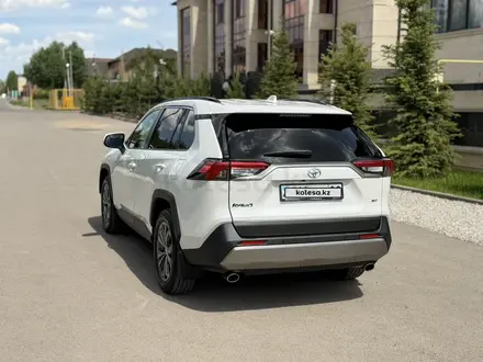 Toyota RAV4 2024 года за 15 700 000 тг. в Караганда – фото 3