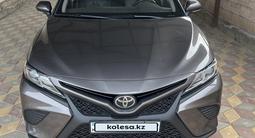 Toyota Camry 2018 года за 10 000 000 тг. в Актау – фото 2