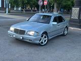 Mercedes-Benz C 240 1996 годаүшін4 000 000 тг. в Караганда – фото 2