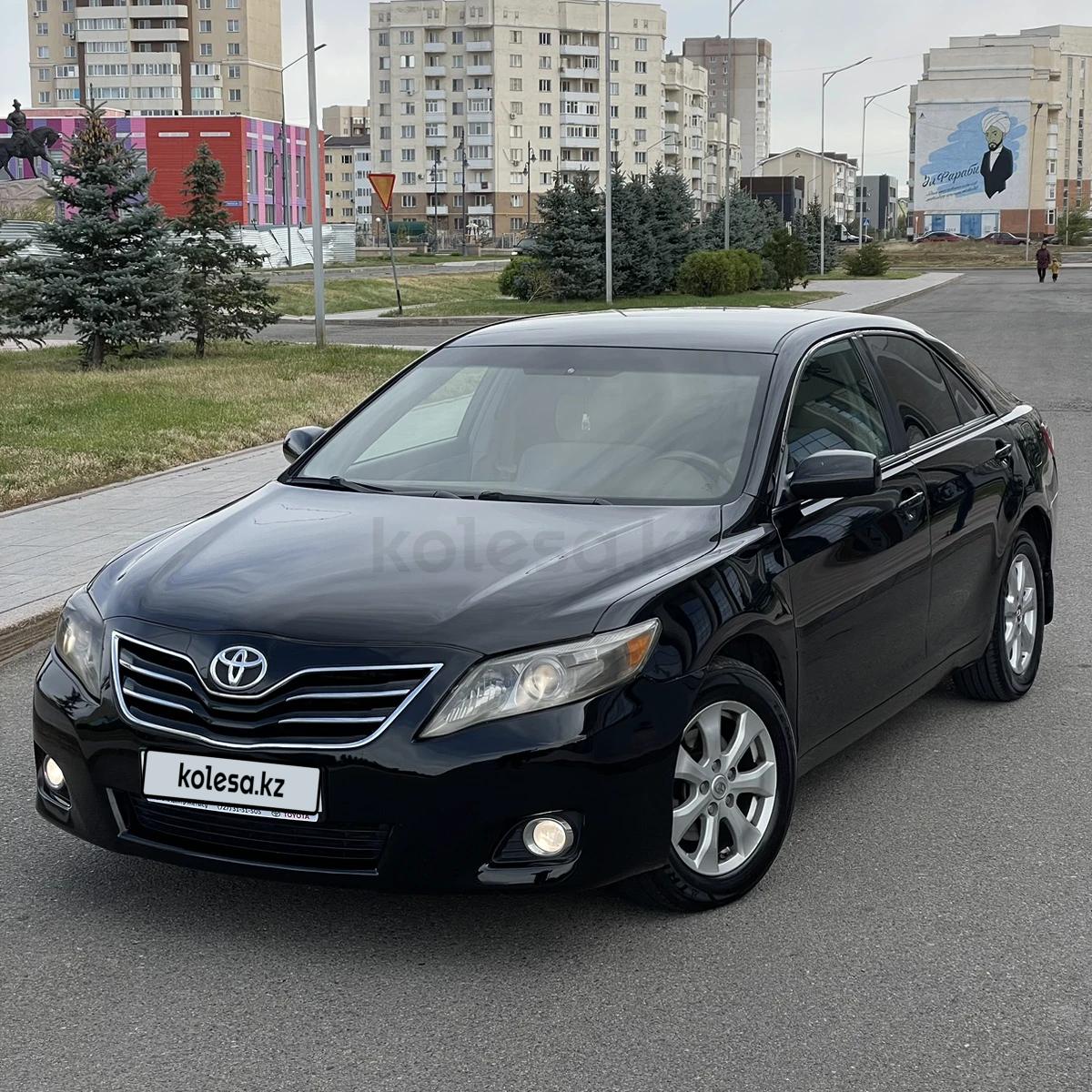 Toyota Camry 2010 г.