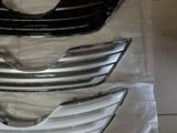 Решетка радиатора Toyota Camry-40 за 15 000 тг. в Астана – фото 3