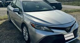 Toyota Camry 2018 года за 7 600 000 тг. в Атырау