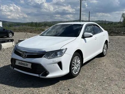 Toyota Camry 2015 года за 11 000 000 тг. в Усть-Каменогорск – фото 2