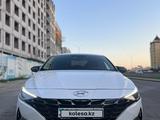 Hyundai Elantra 2022 года за 11 990 000 тг. в Астана – фото 2