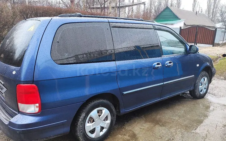 Kia Carnival 2001 года за 4 100 000 тг. в Шымкент