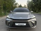 Toyota Camry 2026 года за 25 200 000 тг. в Шымкент – фото 2