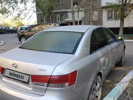 Hyundai Sonata 2006 года за 3 800 000 тг. в Караганда – фото 3