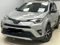 Toyota RAV4 2019 года за 13 800 000 тг. в Актобе