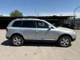 Volkswagen Touareg 2006 годаүшін3 700 000 тг. в Жезказган – фото 4