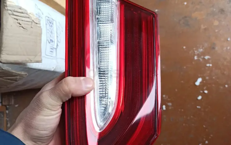 Фонарь задний правый в багажник camry 70 оригинал за 45 000 тг. в Астана