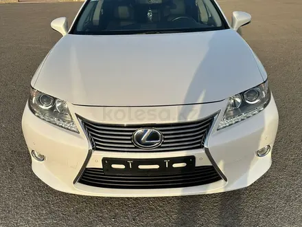 Lexus ES 300h 2013 года за 11 700 000 тг. в Актау