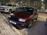 Volkswagen Vento 1993 года за 1 250 000 тг. в Астана – фото 2