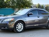 Toyota Camry 2007 года за 6 500 000 тг. в Актобе – фото 2