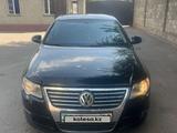 Volkswagen Passat 2005 года за 4 000 000 тг. в Алматы – фото 4