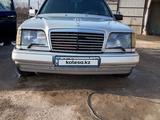 Mercedes-Benz E 200 1995 годаfor1 800 000 тг. в Жетысай – фото 3