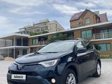 Toyota RAV4 2017 годаүшін12 500 000 тг. в Актау