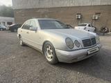 Mercedes-Benz E 230 1997 года за 2 050 000 тг. в Караганда – фото 3