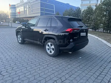 Toyota RAV4 2019 года за 15 500 000 тг. в Усть-Каменогорск – фото 3