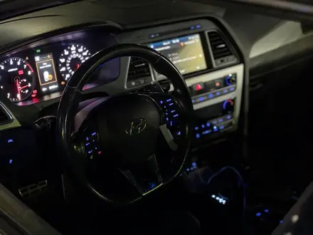 Hyundai Sonata 2015 года за 3 000 000 тг. в Караганда – фото 9
