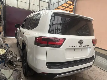 Toyota Land Cruiser 2022 года за 29 950 000 тг. в Алматы – фото 4