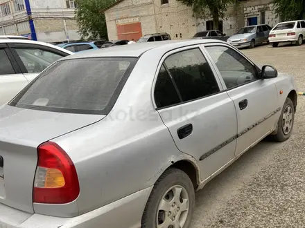 Hyundai Accent 2003 года за 1 700 000 тг. в Актобе – фото 2