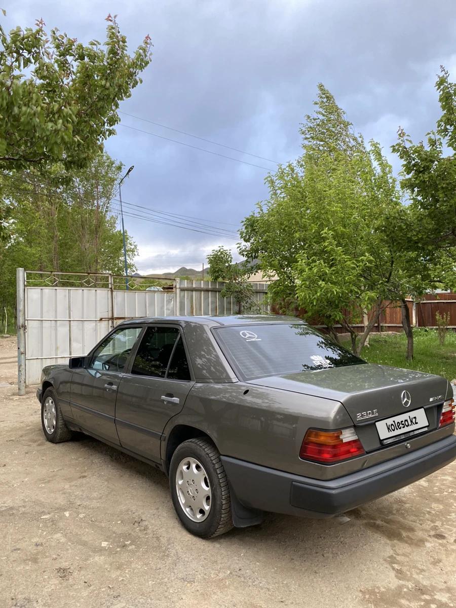 Mercedes-Benz E 230 1989 г.