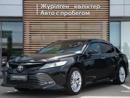 Toyota Camry 2019 года за 14 290 000 тг. в Алматы