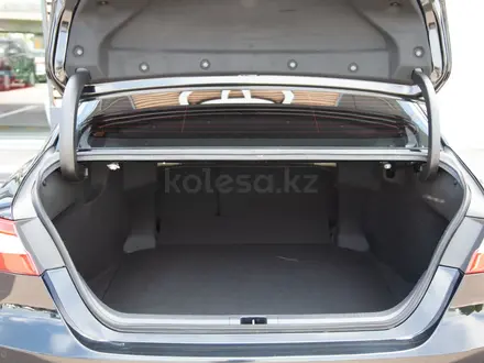 Toyota Camry 2019 года за 14 290 000 тг. в Алматы – фото 14