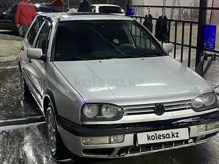 Volkswagen Golf 1996 года за 1 550 000 тг. в Алматы – фото 8