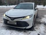 Toyota Camry 2020 года за 12 790 000 тг. в Астана