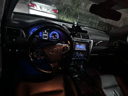 Toyota Camry 2015 года за 10 000 000 тг. в Тараз – фото 18
