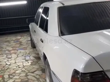 Mercedes-Benz E 300 1995 года за 800 000 тг. в Актау