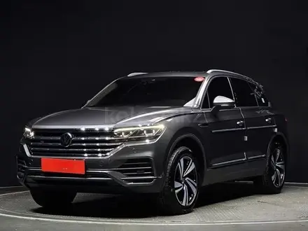 Volkswagen Touareg 2023 года за 26 700 000 тг. в Астана