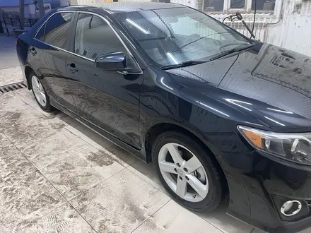 Toyota Camry 2014 года за 6 000 000 тг. в Жанаозен – фото 3