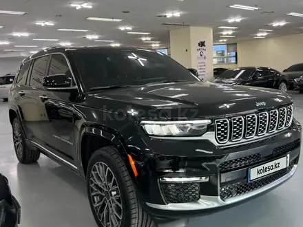 Jeep Grand Cherokee 2022 года за 56 000 000 тг. в Астана – фото 2